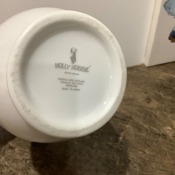 Vintage Holly Hobbie Vase 8 3/4” tall - Picture 3 of 10